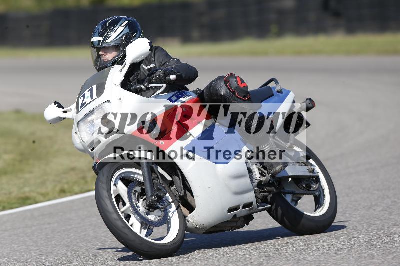 /Archiv-2025/49 26.08.2025 Cornu Master School ADR/gruen-vert/21